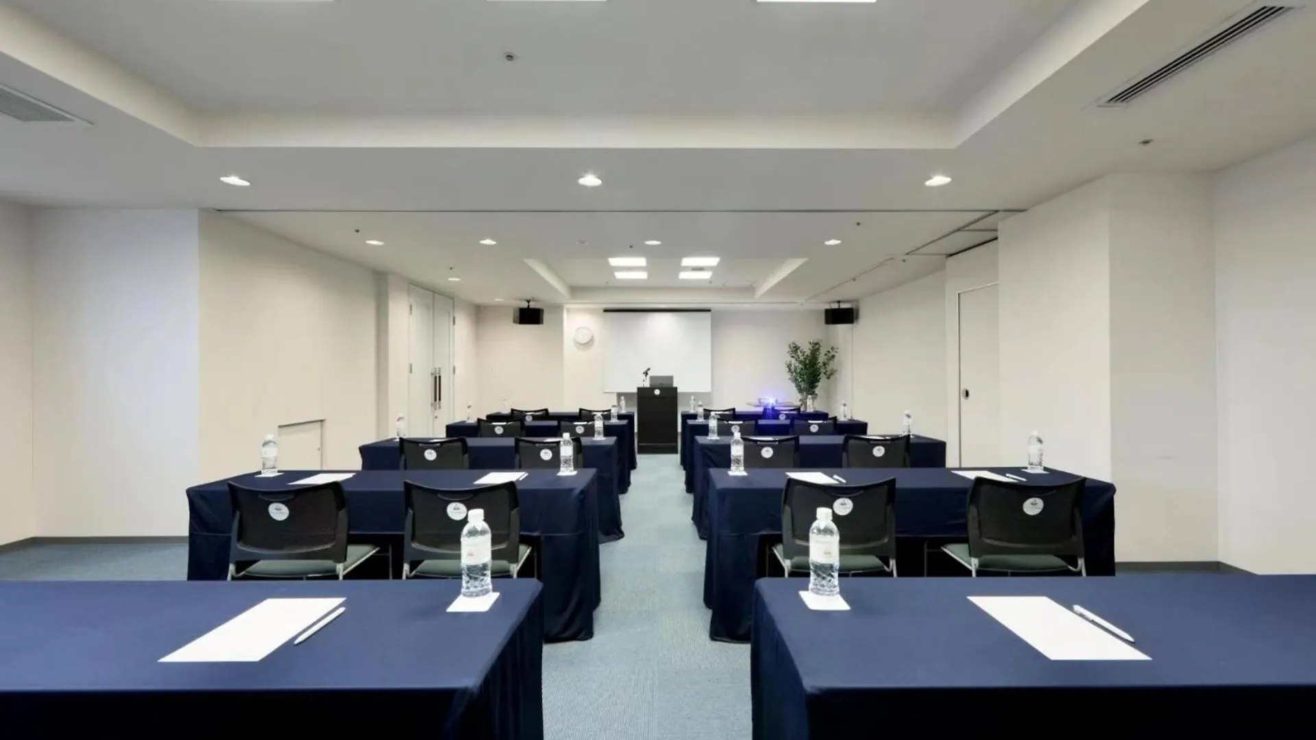 Minamisenri Crystal Hotel - Vacation Stay 74035V Suita